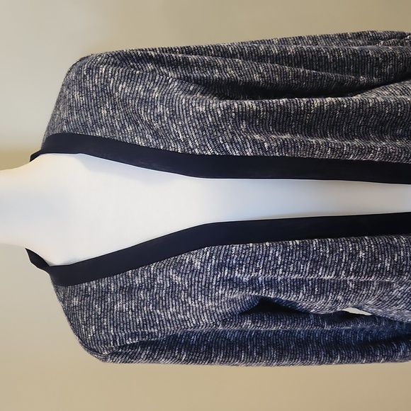 AB Studio Cardigan Navy Blue and White Size Lg - Picture 2 of 8
